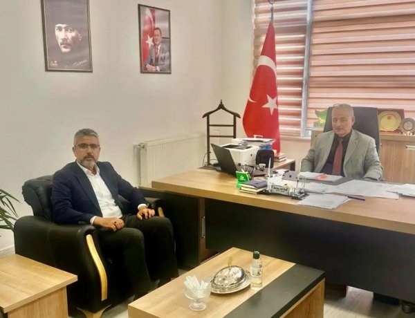 MEHMET ÇİÇEK’TEN BAŞKAN YARDIMCISI OKTAY AKTAŞ’A HAYIRLI OLSUN ZİYARETİ