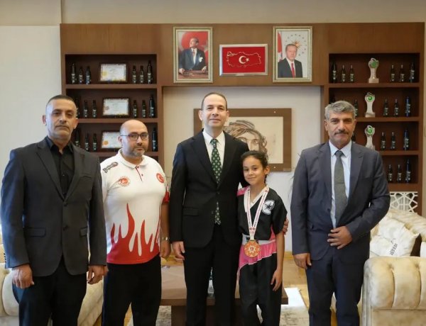 NİZİP’İN GURURU İKRA ÇETİN’DEN BÜYÜK BAŞARI: TÜRKİYE ŞAMPİYONLUĞU VE DÜNYA ÜÇÜNCÜLÜĞÜ
